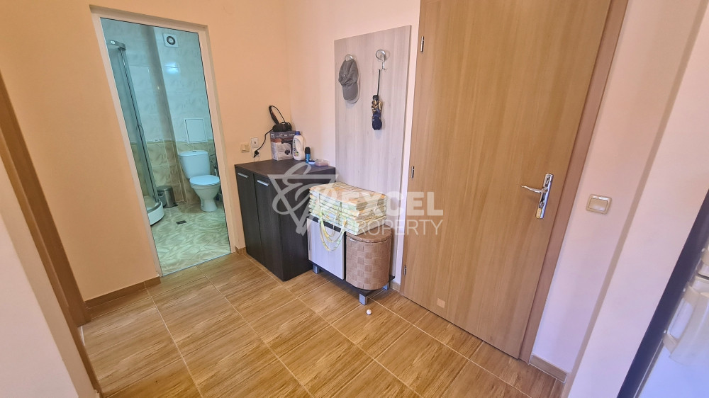 Просторная и красивая двухкомнатная квартира с видом на бассейн в Святом Власе.