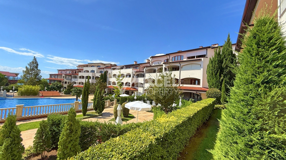 Уникальная многокомнатная недвижимость с атмосферой дома на первой линии моря - Святой Влас