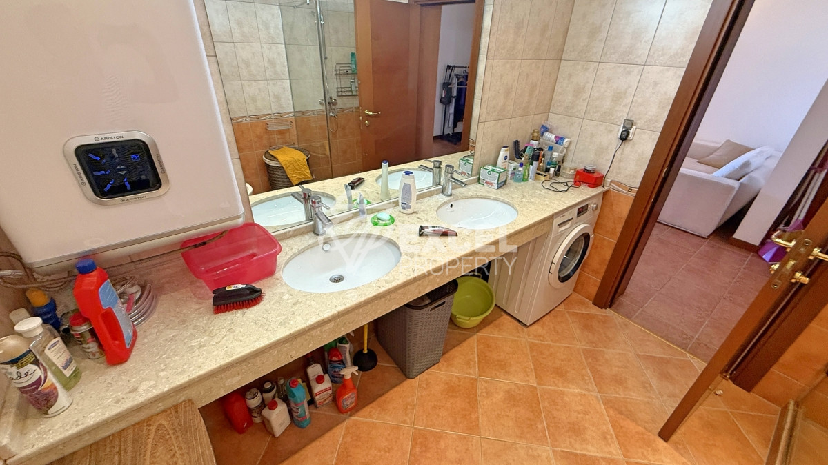 Уникальная многокомнатная недвижимость с атмосферой дома на первой линии моря - Святой Влас