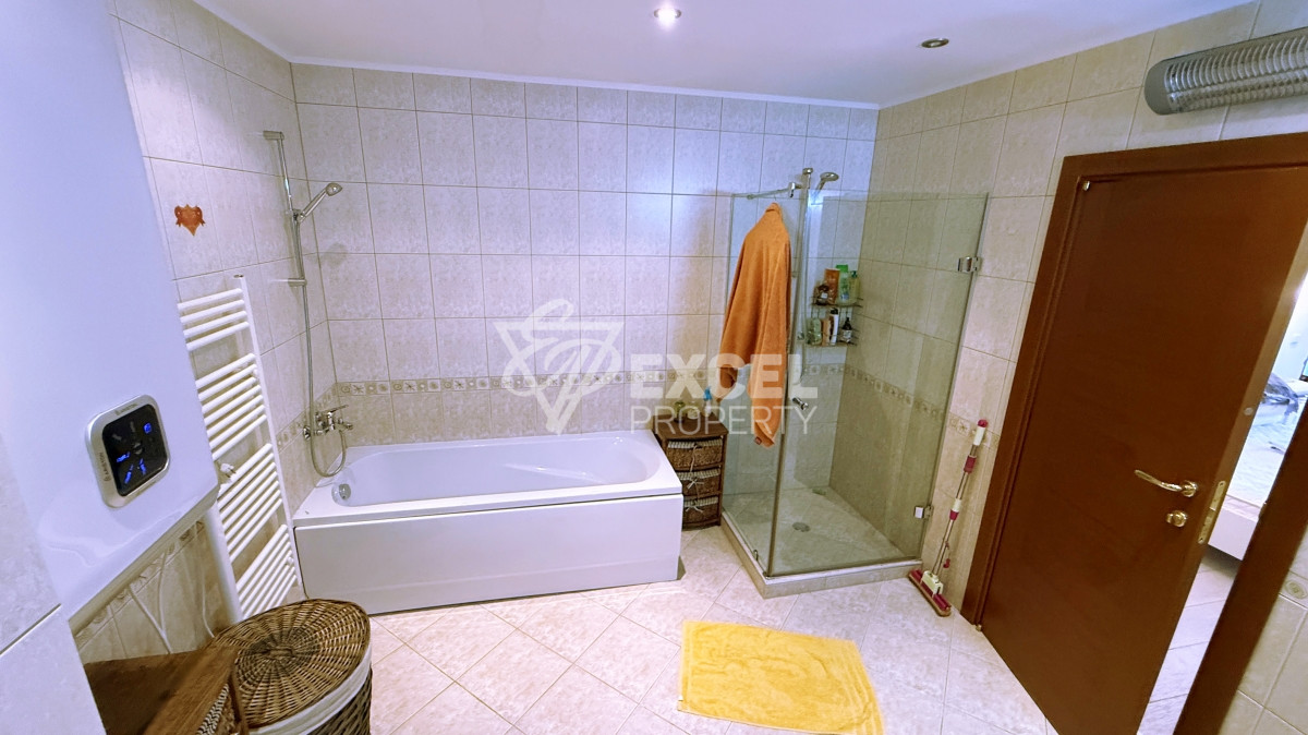 Уникальная многокомнатная недвижимость с атмосферой дома на первой линии моря - Святой Влас