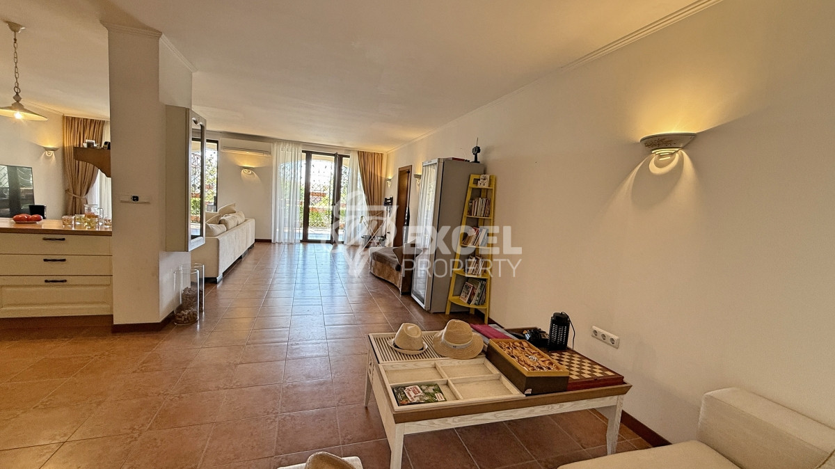 Уникальная многокомнатная недвижимость с атмосферой дома на первой линии моря - Святой Влас