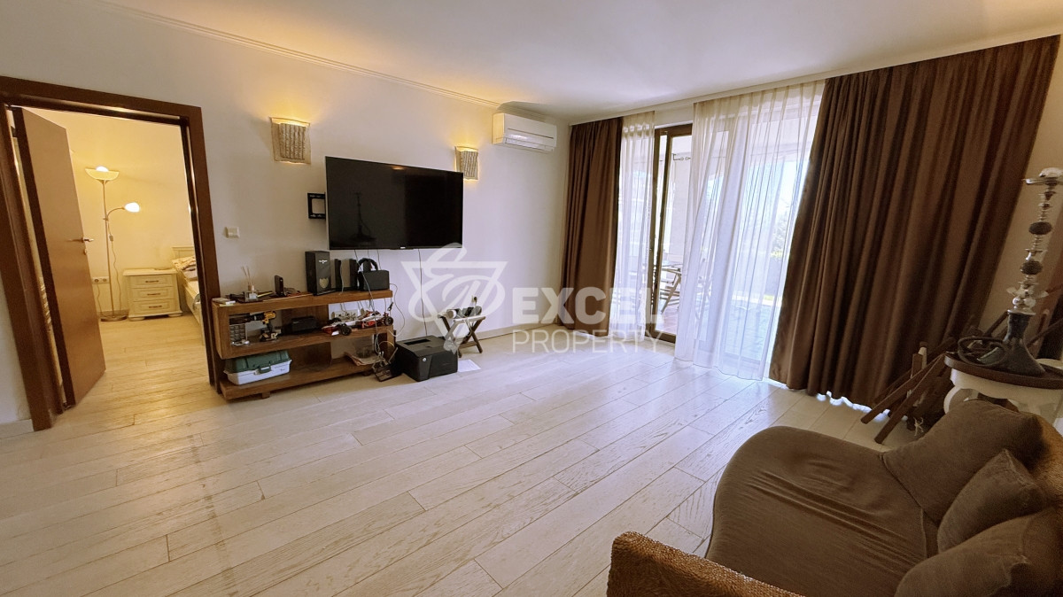 Уникальная многокомнатная недвижимость с атмосферой дома на первой линии моря - Святой Влас