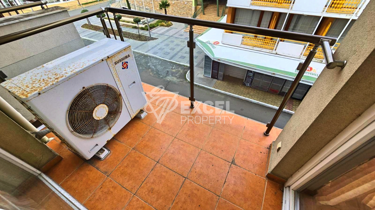 Трехкомнатная квартира на первой линии в Солнечном Береге – рядом с дюнами и морем