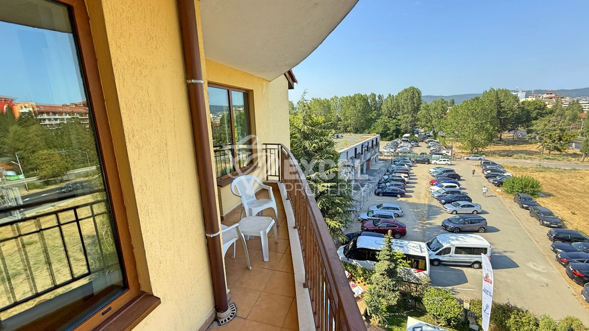 Двухкомнатная квартира в комплексе Голдан Дримс, Солнечный Берег