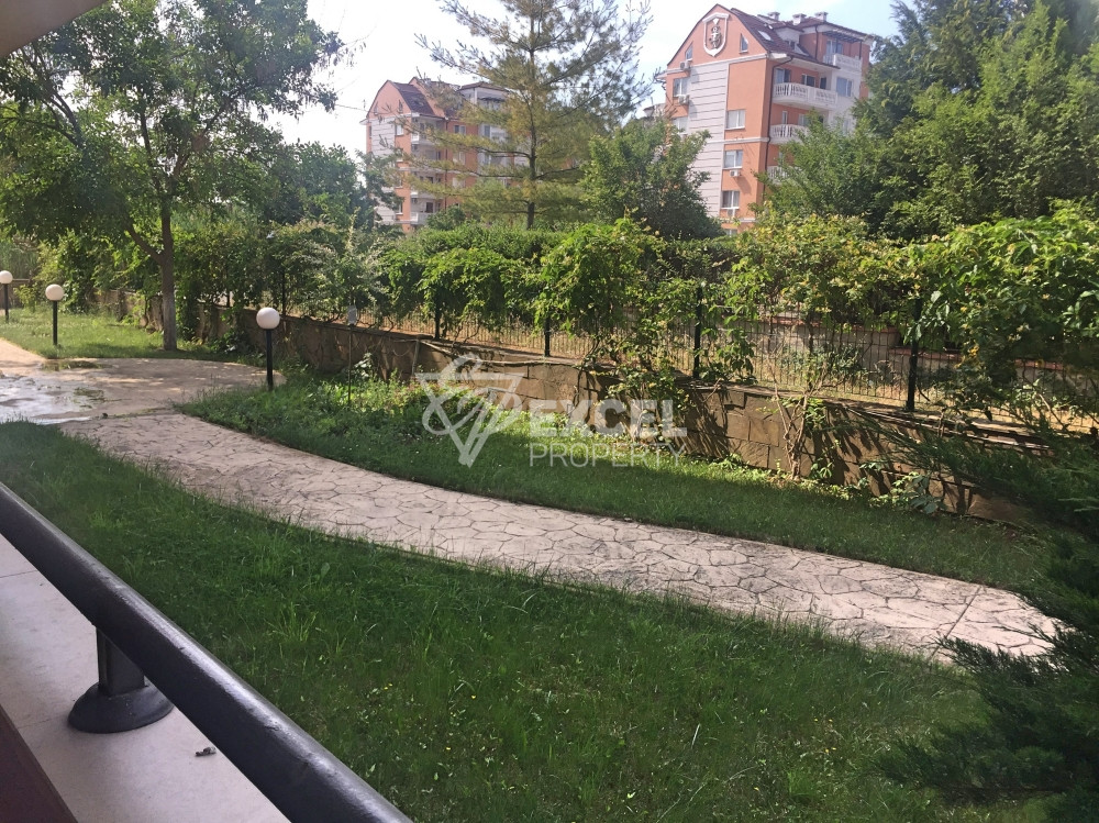 Меблированная трехкомнатная квартира на Солнечном Берегу в комплексе Поло Резорт.