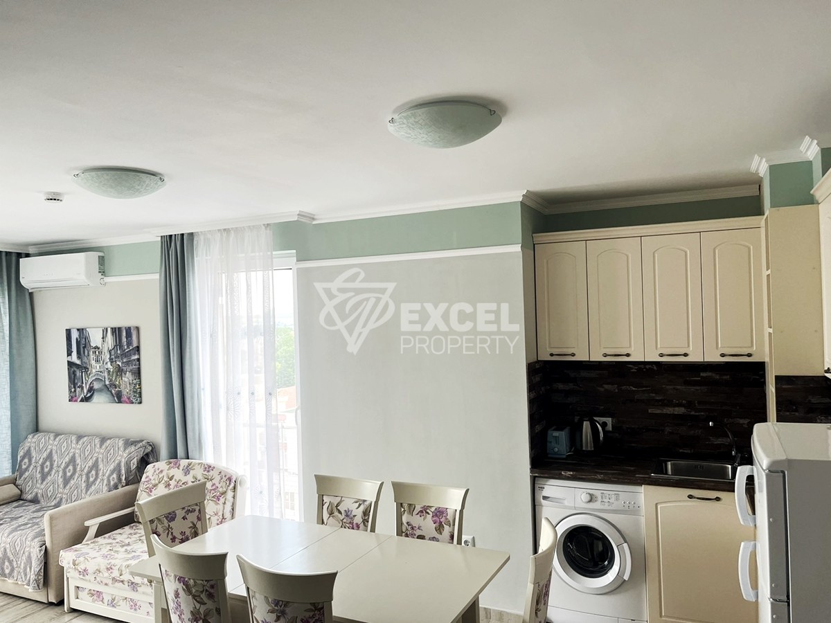 Трехкомнатная квартира, вторая линия моря.