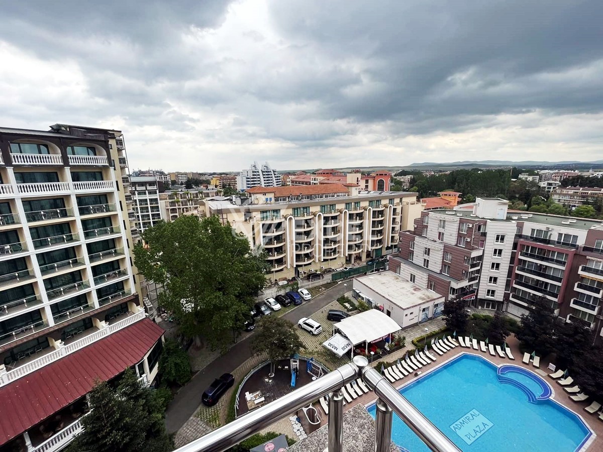 Трехкомнатная квартира, вторая линия моря.