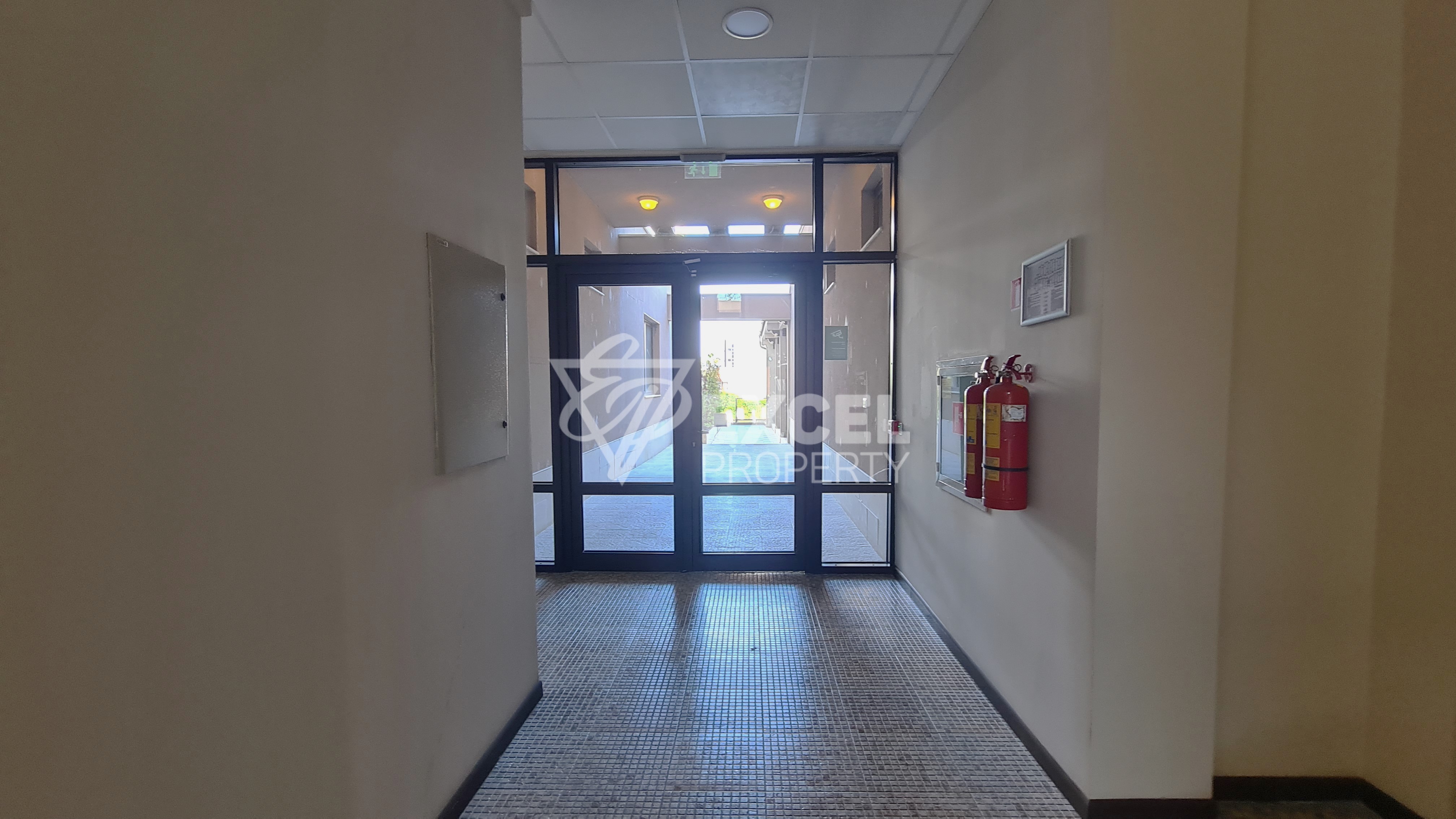 Меблированная двухкомнатная квартира в комплексе Барсело Роял на Солнечном Берегу