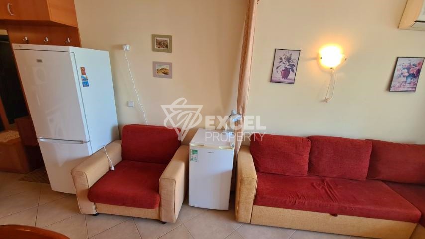 Меблированная двухкомнатная квартира в центре Солнечного Берега