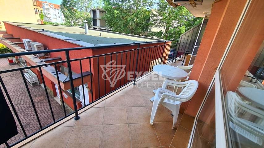 Меблированная двухкомнатная квартира в центре Солнечного Берега