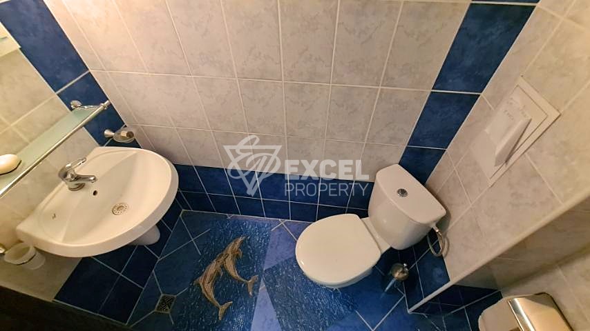 Меблированная двухкомнатная квартира в центре Солнечного Берега