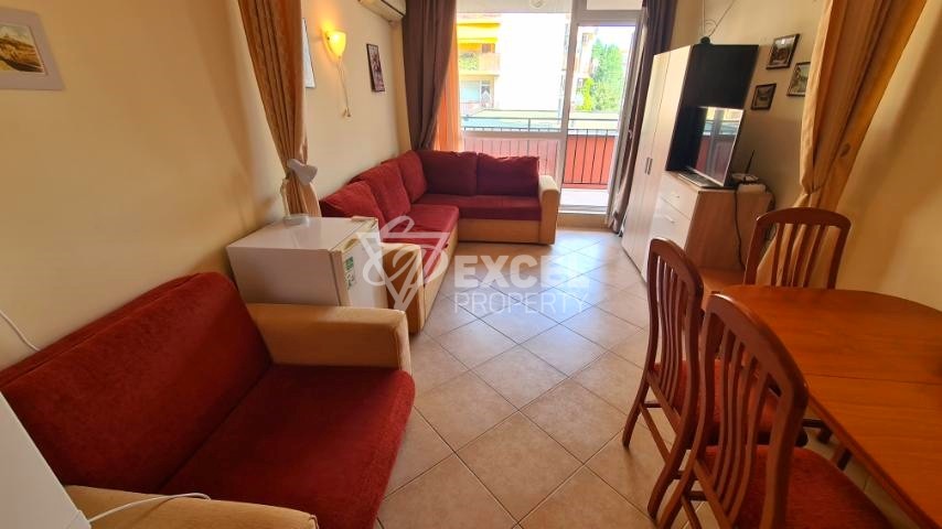 Меблированная двухкомнатная квартира в центре Солнечного Берега