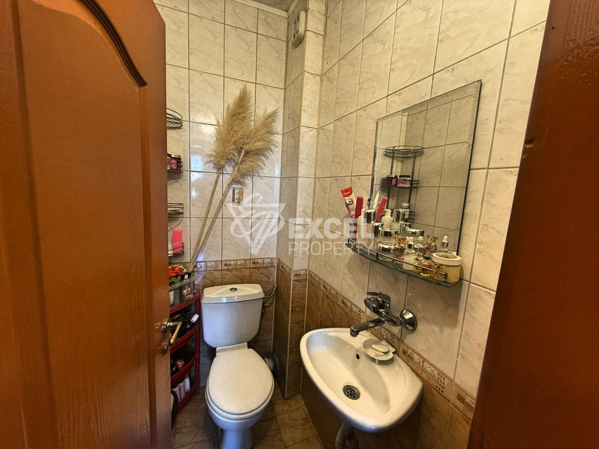 Трехкомнатная квартира без таксы поддержки- в центре Солнечного берега