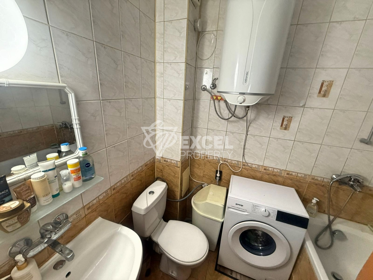 Трехкомнатная квартира без таксы поддержки- в центре Солнечного берега