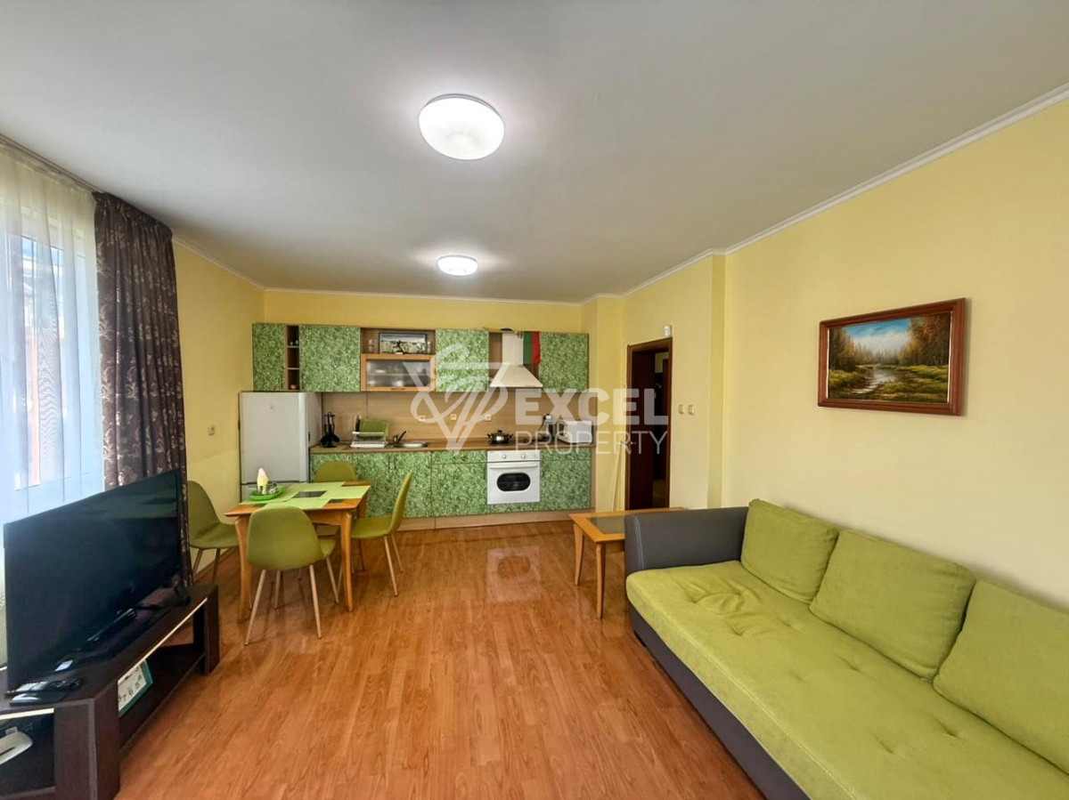 Трехкомнатная квартира без таксы поддержки- в центре Солнечного берега