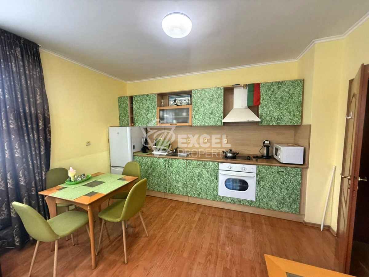 Трехкомнатная квартира без таксы поддержки- в центре Солнечного берега