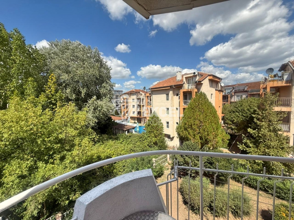 Трехкомнатная квартира без таксы поддержки- в центре Солнечного берега