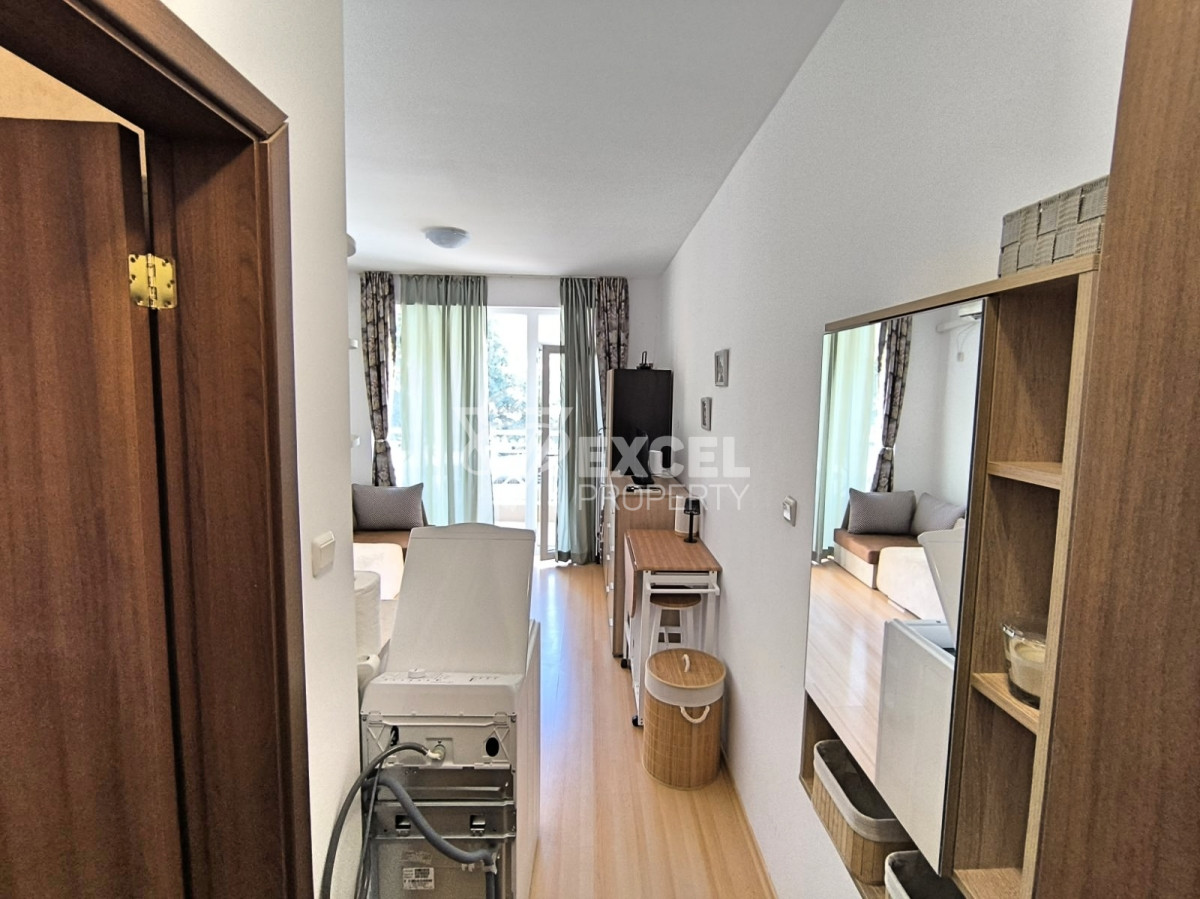 Уютная студия с мебелью и балконом -Сани Дей 6 комплекс