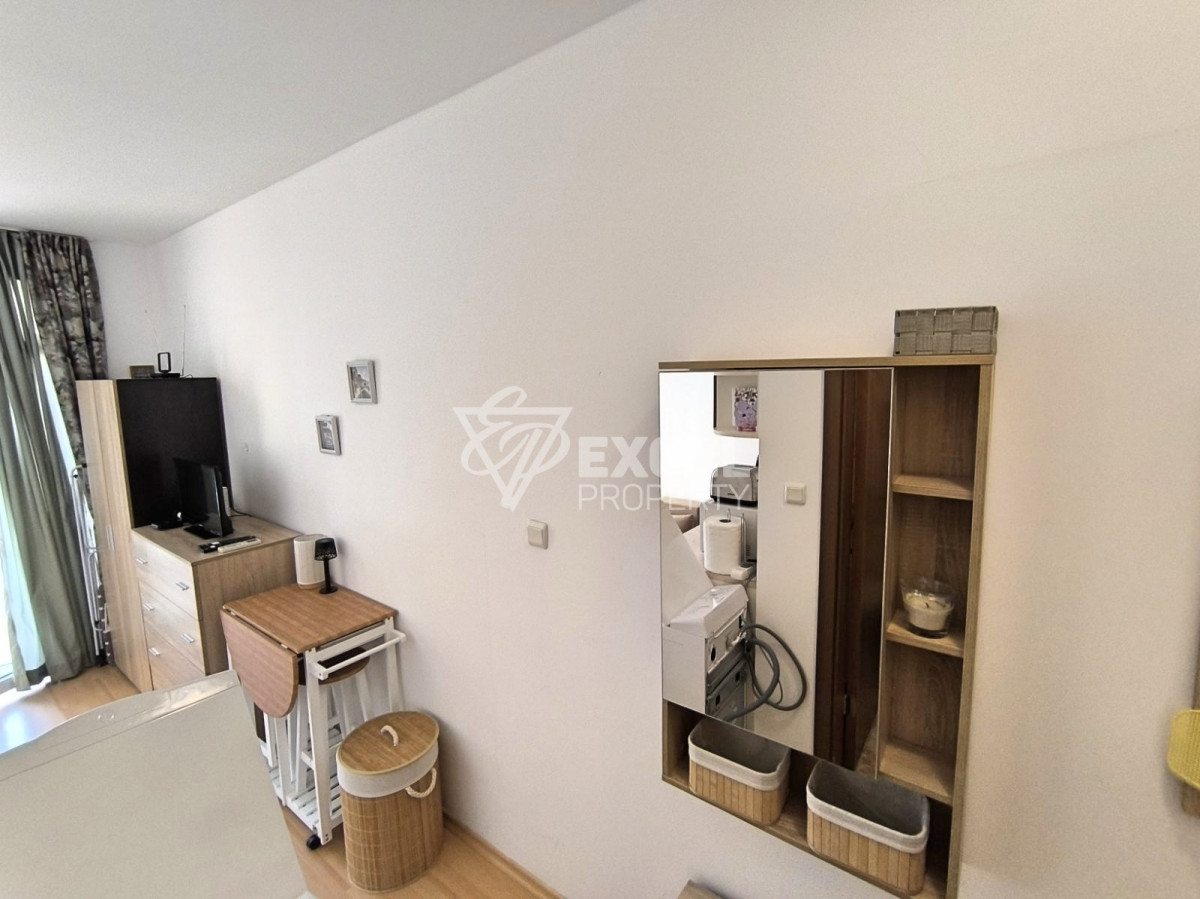 Уютная студия с мебелью и балконом -Сани Дей 6 комплекс