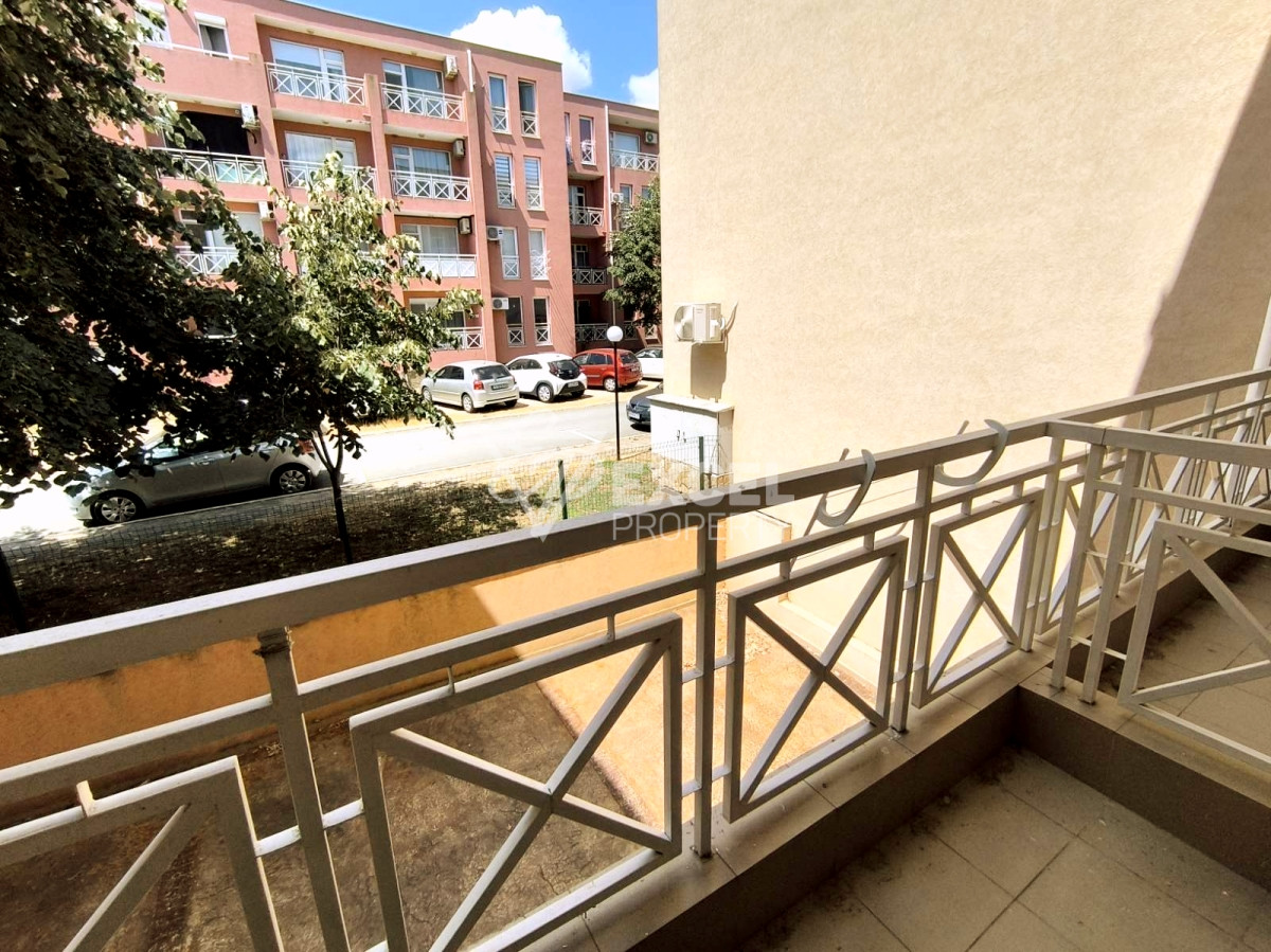 Уютная студия с мебелью и балконом -Сани Дей 6 комплекс