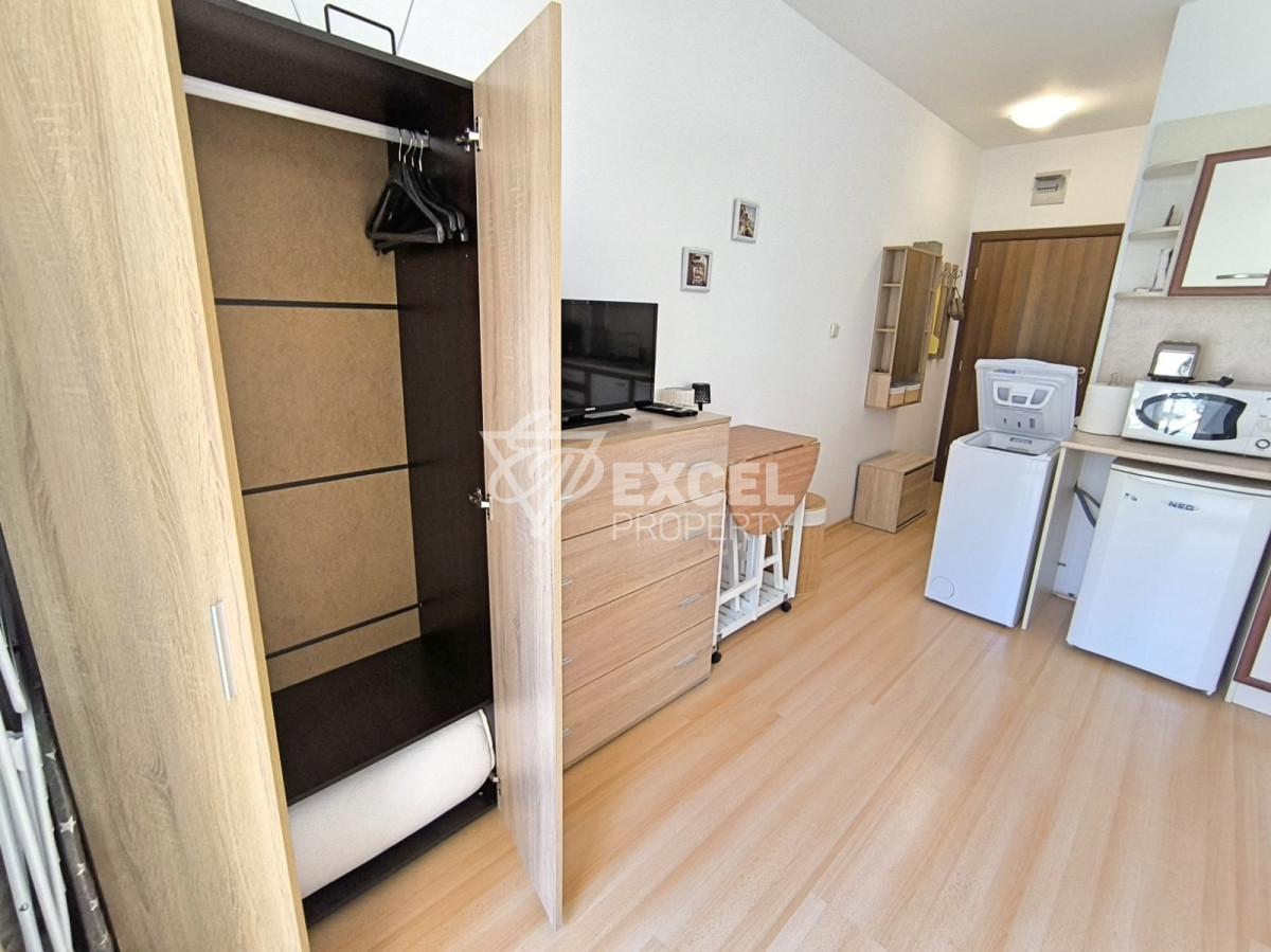 Уютная студия с мебелью и балконом -Сани Дей 6 комплекс