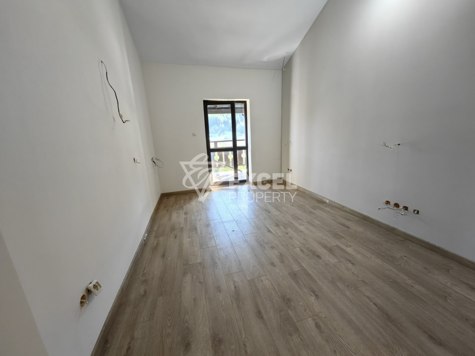 Продается трехкомнатная квартира в низконалоговом доме с потрясающей панорамой Пирин