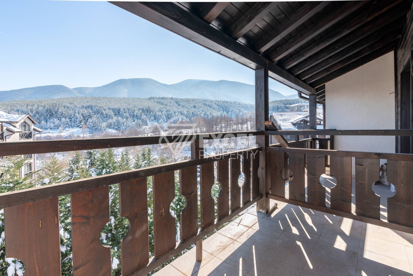 Продается трехкомнатная квартира в низконалоговом доме с потрясающей панорамой Пирин