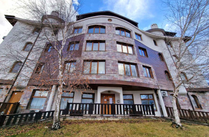 Продается меблированная двухкомнатная квартира с подвалом рядом с комплексом БЕЛЬВЕДЕРЕ, Банско