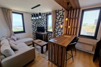Трехкомнатная квартира с новой, современной мебелью, на продажу в Банско