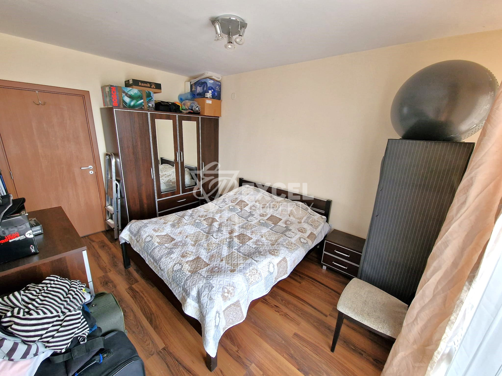 Продажа меблированной двухкомнатной квартиры в круглогодичном комплексе в Банско