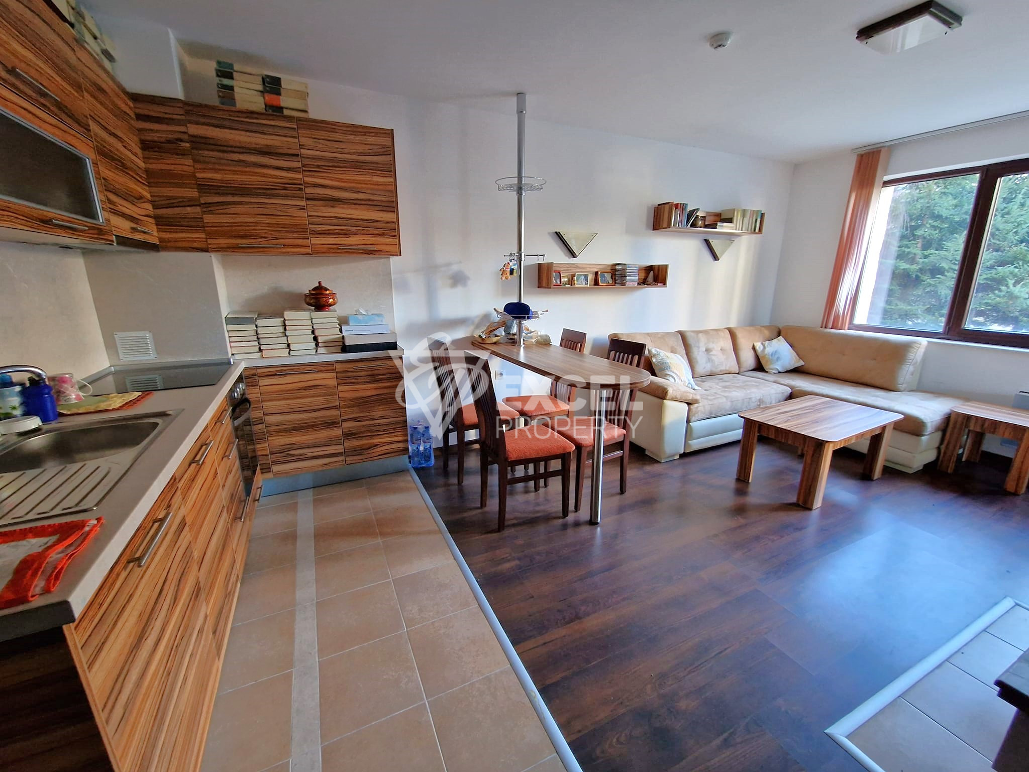 Эксклюзивная трехкомнатная квартира с камином по выгодной цене в Банско