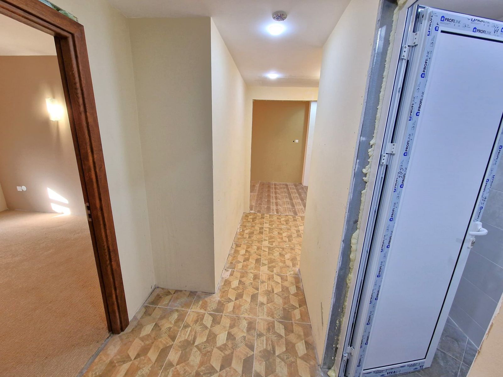 Банско: Продается трехкомнатная квартира в жилом доме с низкой арендной платой