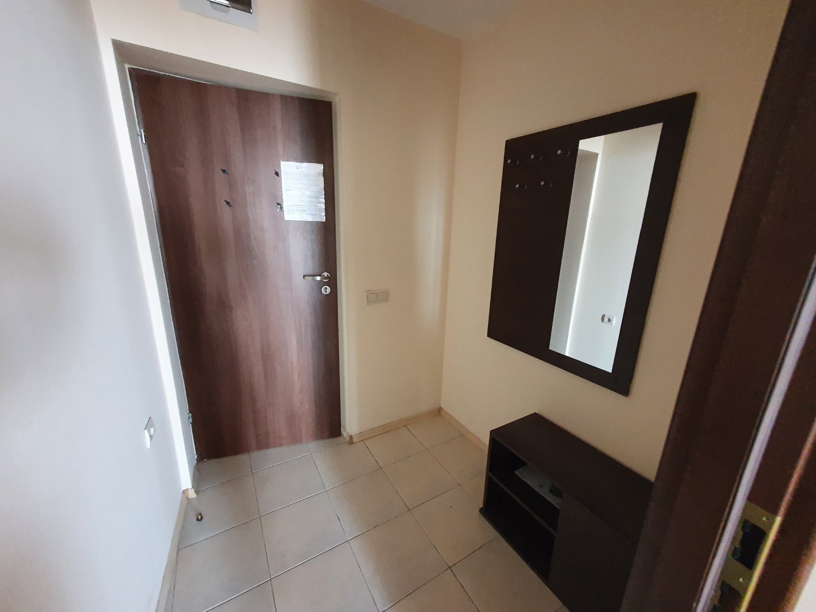 Просторная двухкомнатная квартира с двумя ванными комнатами на продажу в Банско