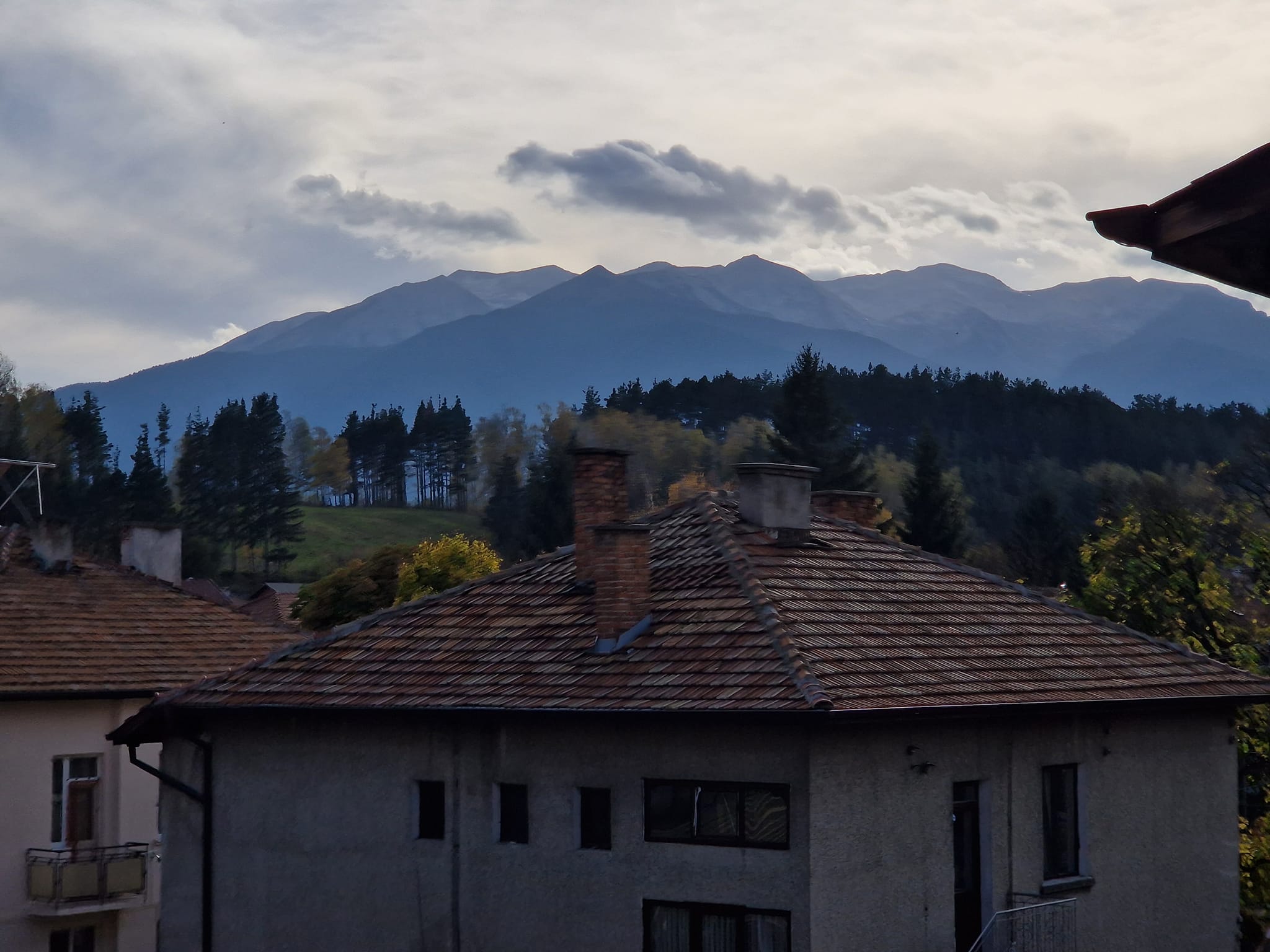 Разлог: Трехкомнатная квартира с очаровательным видом на горы Пирин