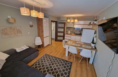 Продается современно меблированная двухкомнатная квартира в комплексе Роял Парк