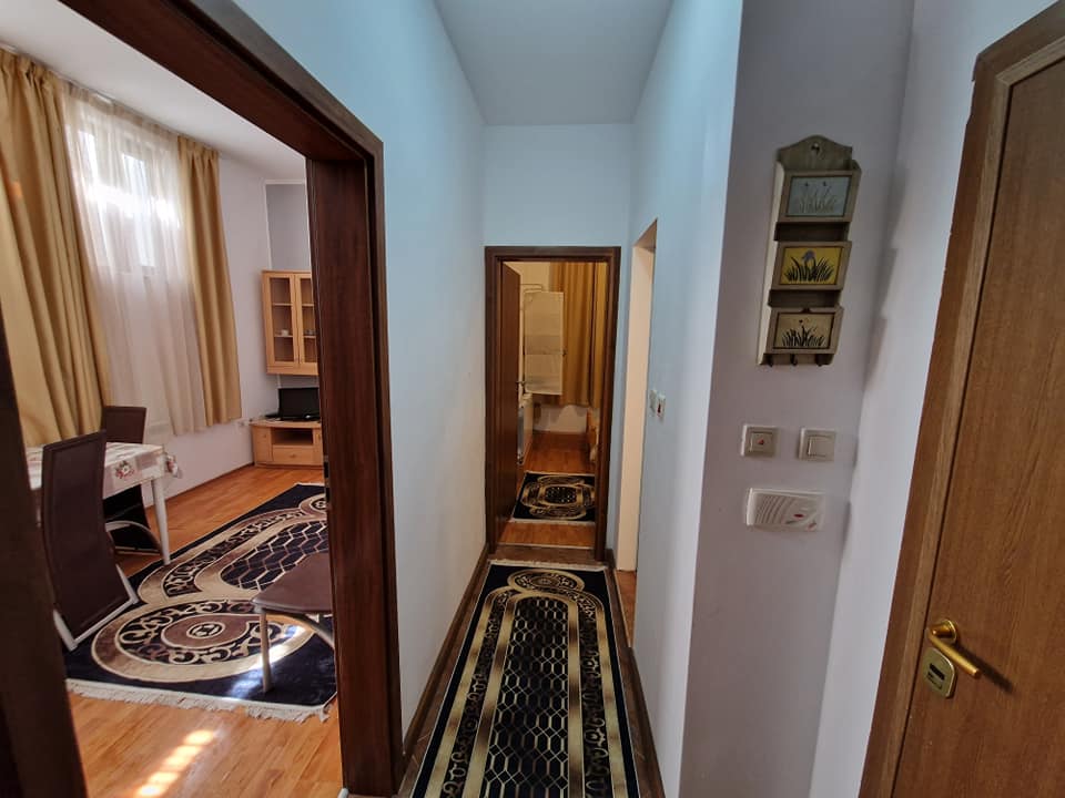 Продажа однокомнатной меблированной квартиры с автономной системой отопления в Банско