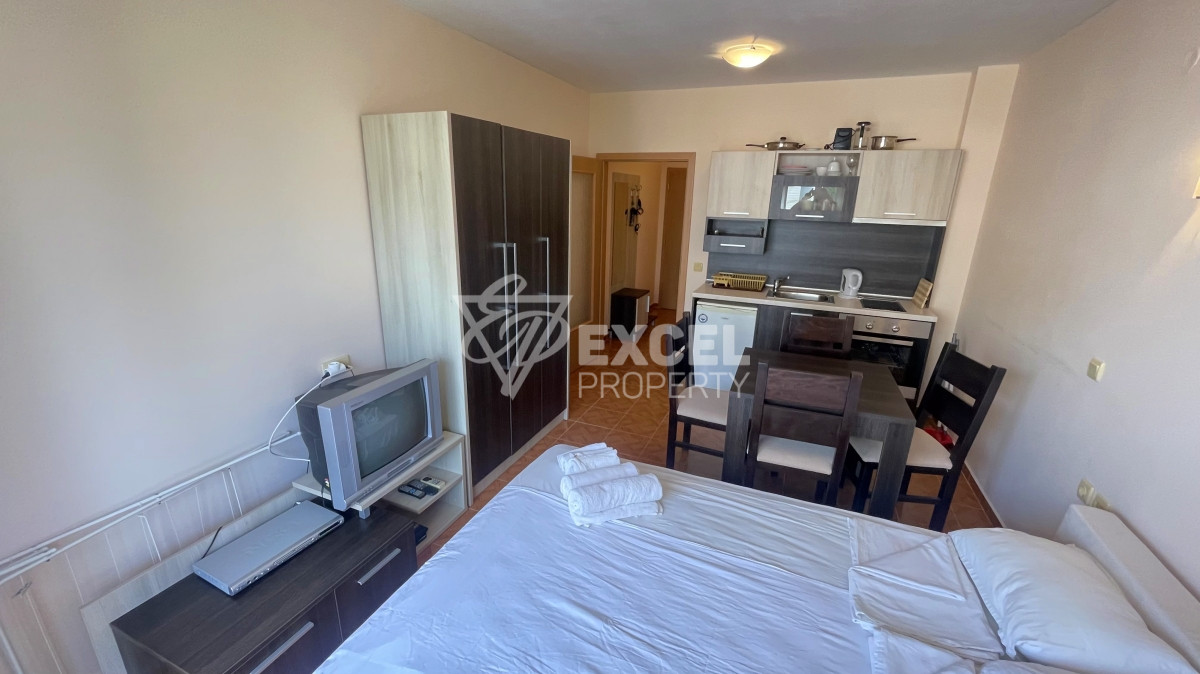 Меблированная студия на продажу в Святом Власе с частичным видом на море