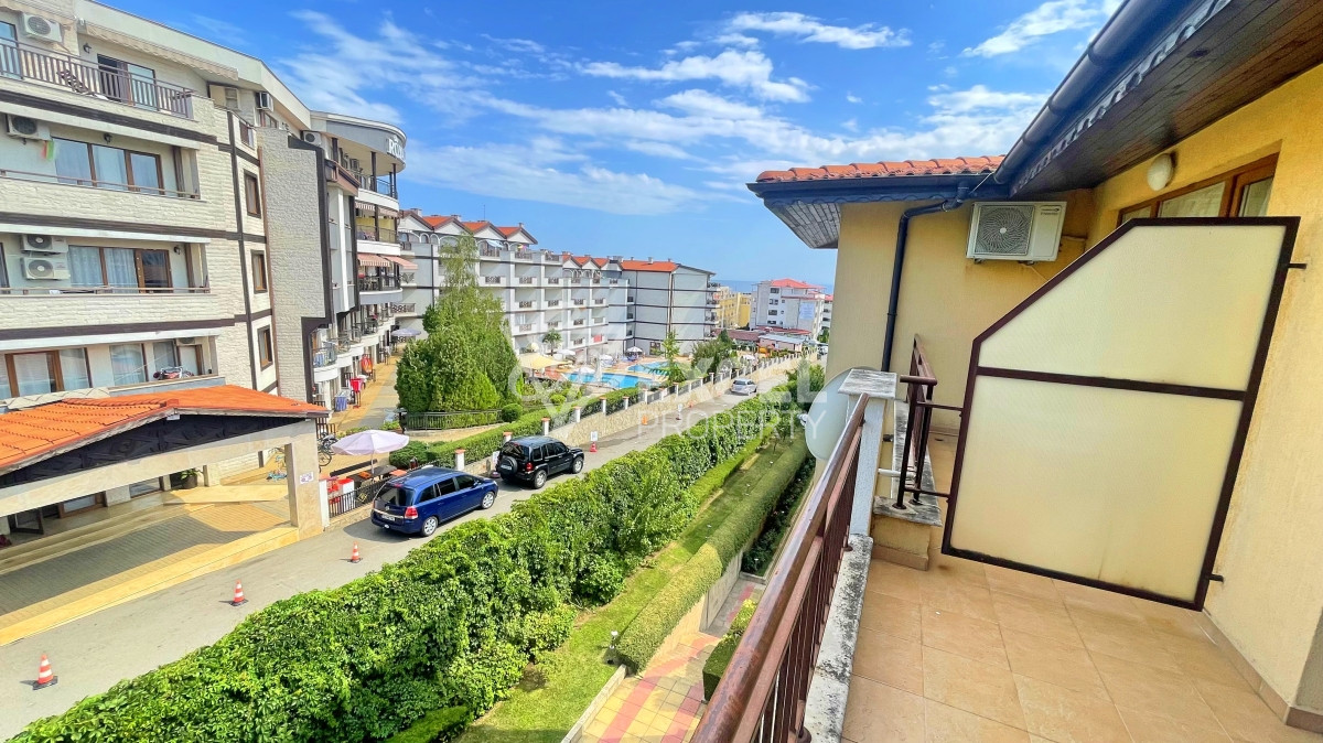 Меблированная студия на продажу в Святом Власе с частичным видом на море