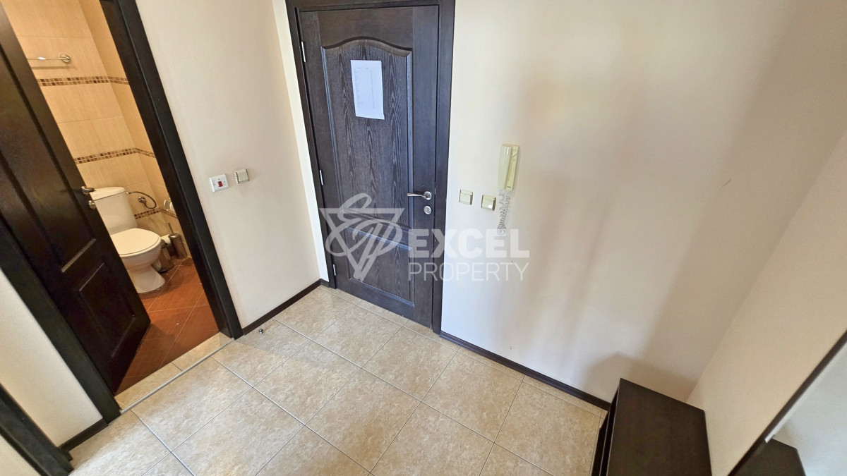 Меблированная двухкомнатная квартира в метрах от моря на Солнечном Берегу