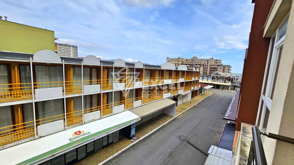 Трехкомнатная квартира на первой линии в Солнечном Береге – рядом с дюнами и морем