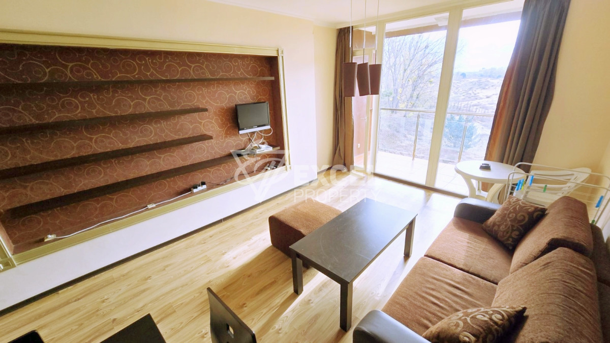 Трехкомнатная квартира на первой линии в Солнечном Береге – рядом с дюнами и морем