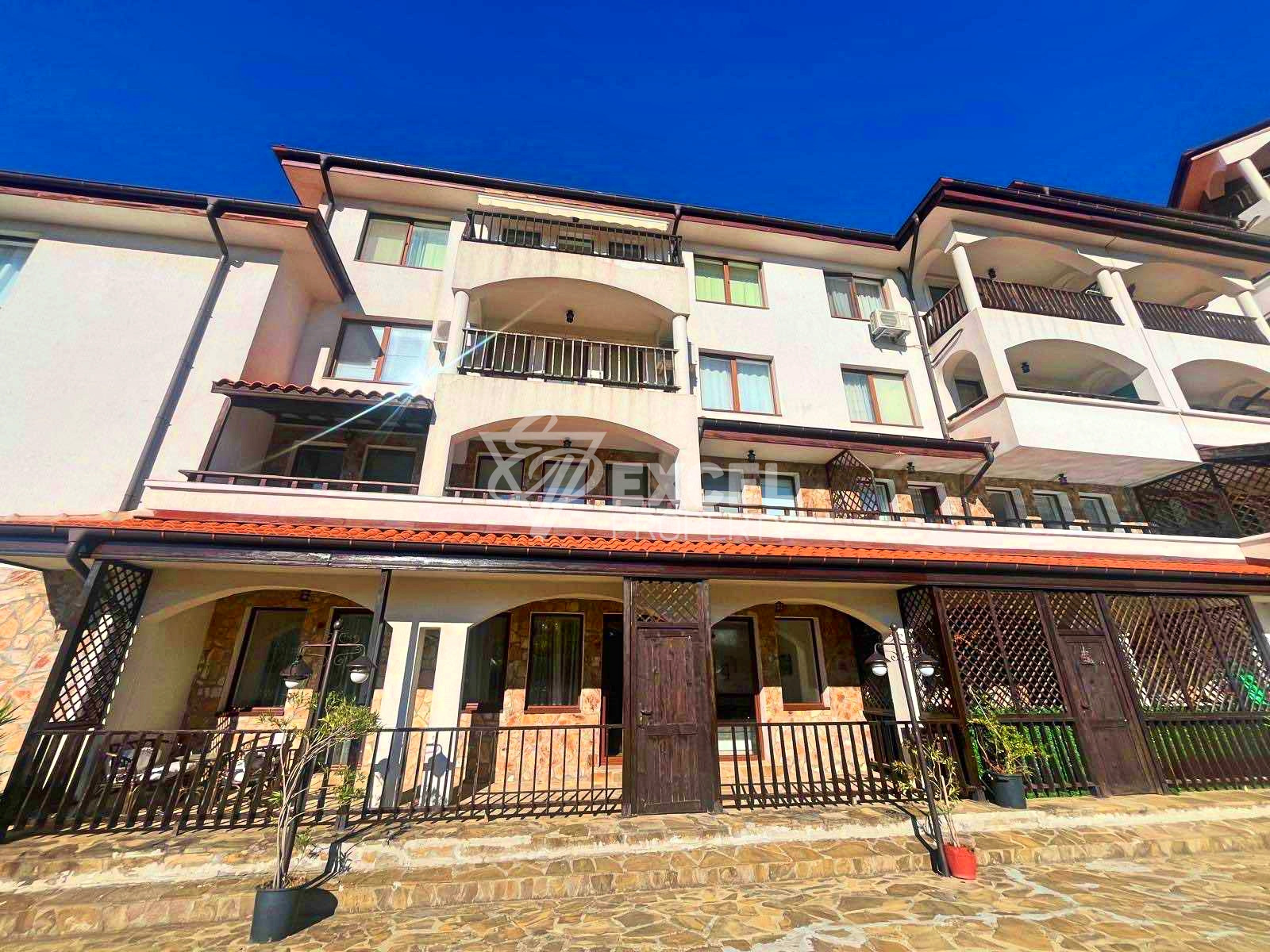 Просторен, тристаен апартамент в комплекс „Камбани 3“, Свети Влас