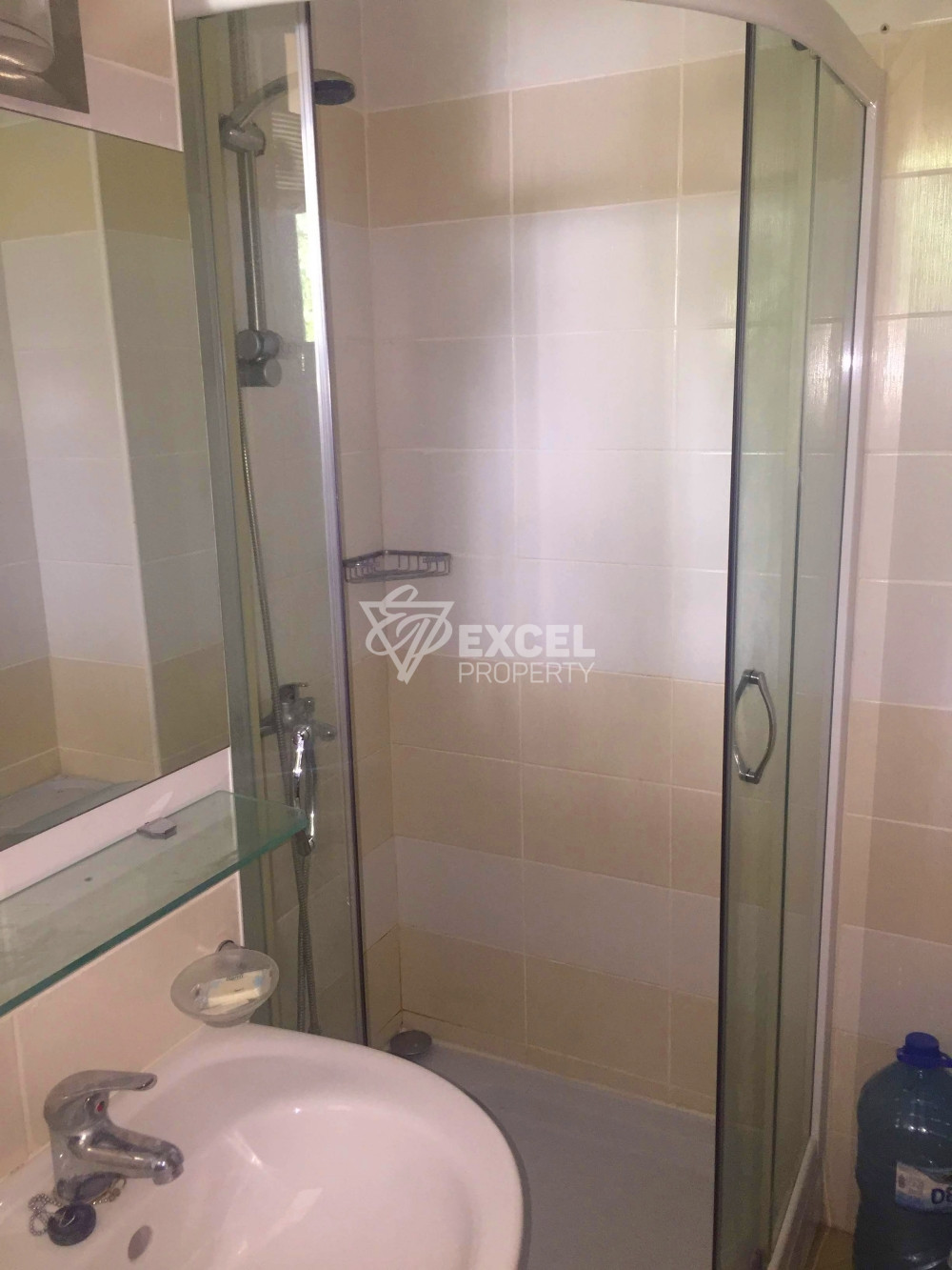 Меблированная трехкомнатная квартира на Солнечном Берегу в комплексе Поло Резорт.