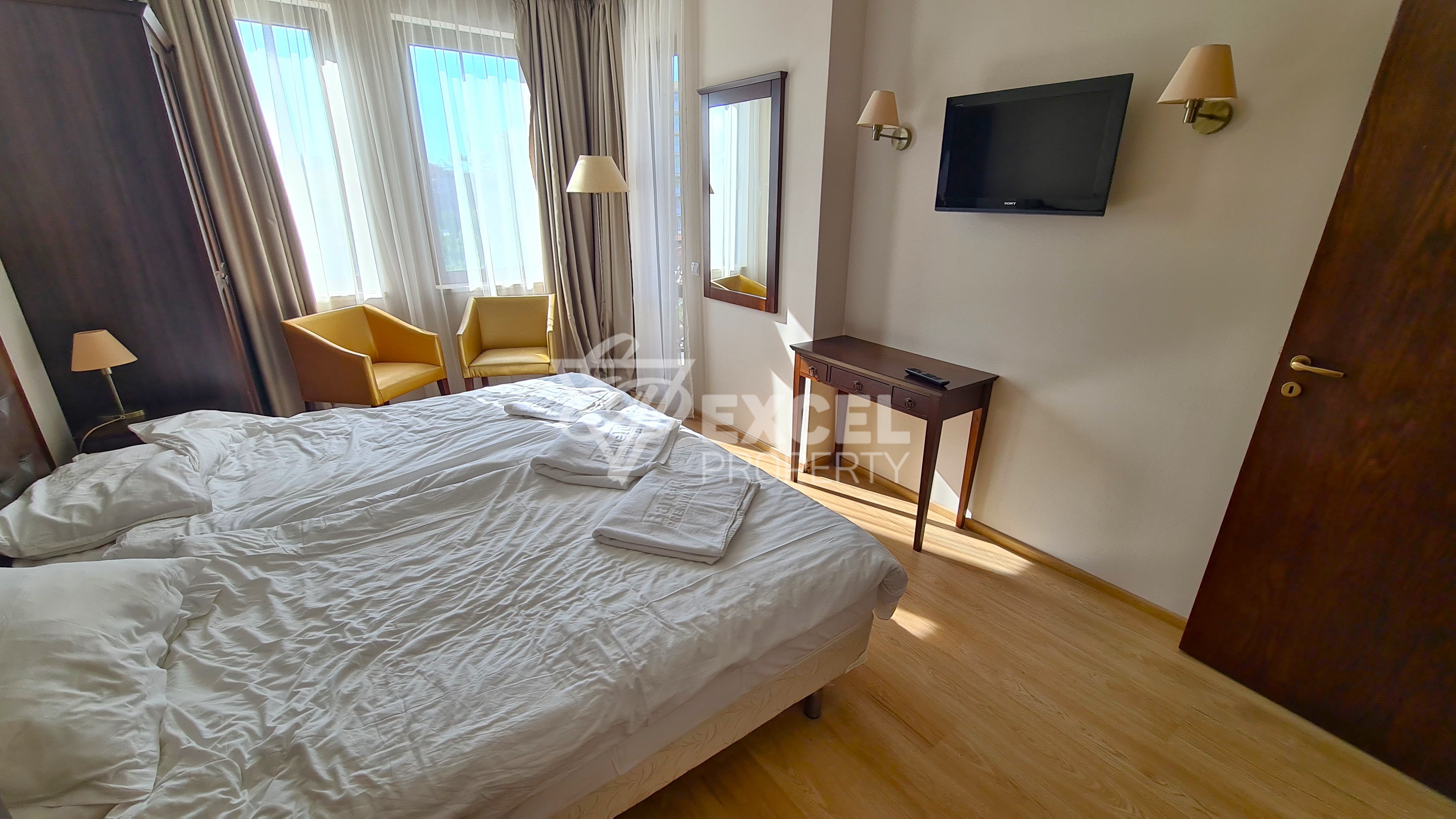 Меблированная двухкомнатная квартира в комплексе Барсело Роял на Солнечном Берегу