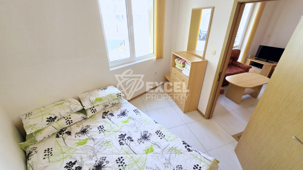 🏡 Тристаен апартамент с гледка към басейна в отлично поддържан комплекс 🌊