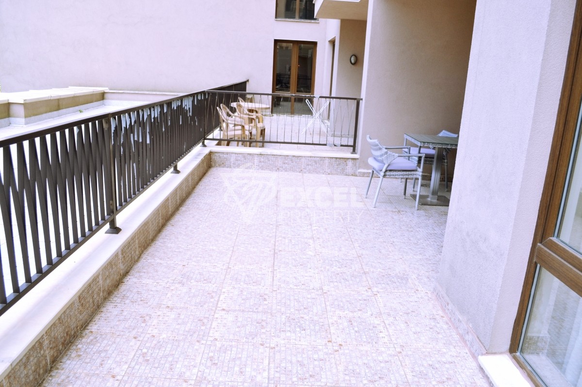 Двухкомнатная квартира в Барсело Роял бийч- с большим балконом